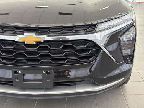 Used 2024 Chevrolet Trax LT w/ Driver Confidence Package FWD image 11