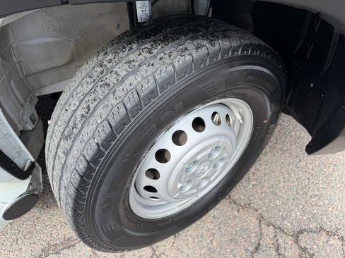 Used 2025 RAM ProMaster 2500 w/ U-Haul Equipment Group FWD image 34