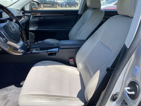 Used 2014 Lexus ES 350 w/ Premium Package FWD image 11
