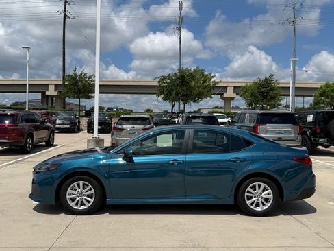 Used 2026 Toyota Camry LE w/ Convenience Package FWD image 8