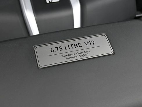 Certified 2024 Rolls-Royce Cullinan AWD/4WD image 37