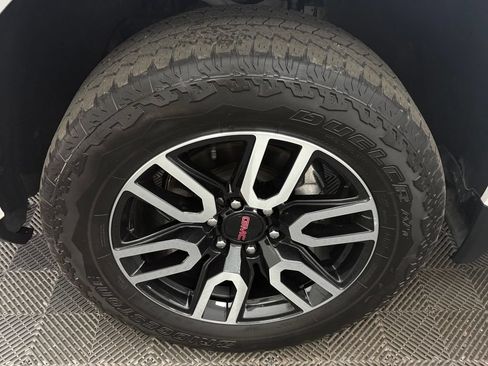 Used 2024 GMC Sierra 1500 AT4 w/ AT4 Premium Package AWD/4WD image 14