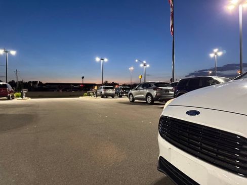 Used 2016 Ford Focus SE FWD image 16