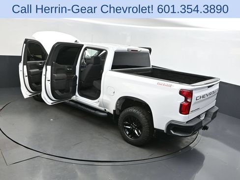 Used 2021 Chevrolet Silverado 1500 LT Trail Boss AWD/4WD image 34