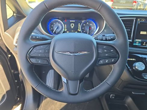 New 2026 Chrysler Pacifica Select w/ S Appearance Package FWD image 25