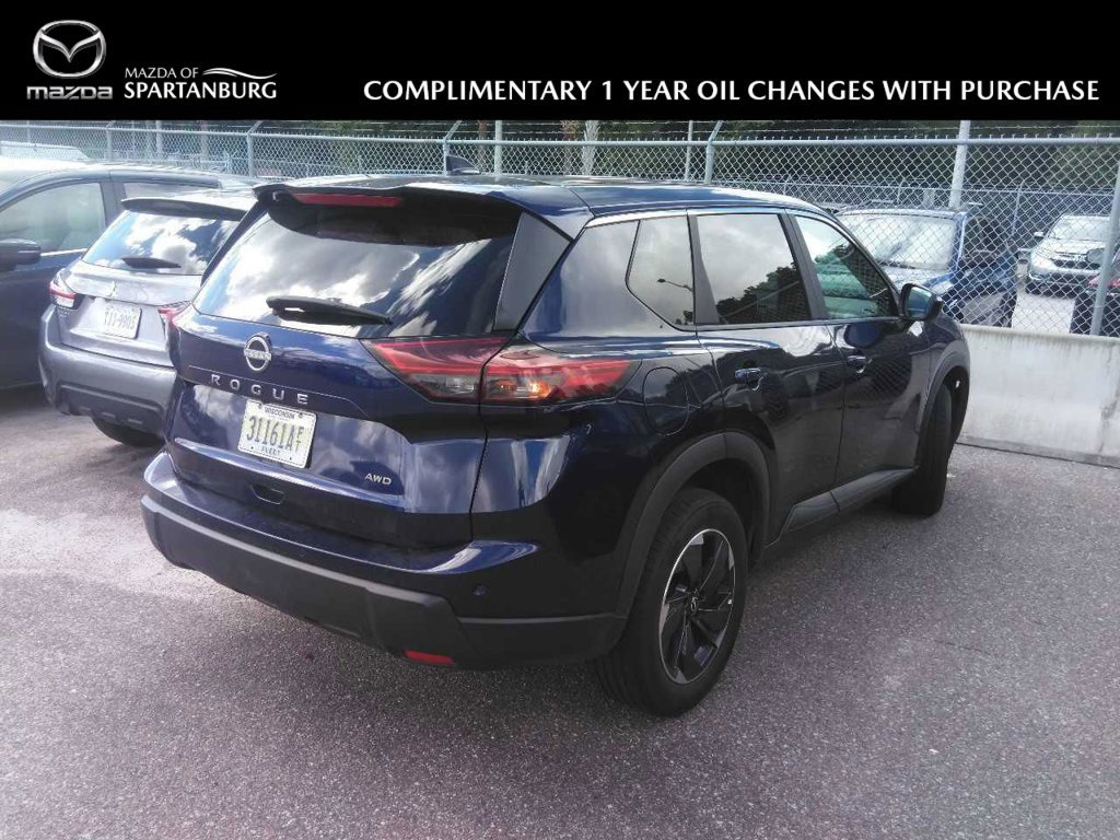 Used 2025 Nissan Rogue SV AWD/4WD image 1