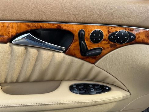 Used 2008 Mercedes-Benz E 320 BlueTEC Sedan image 17