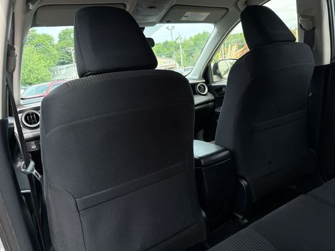 Used 2018 Toyota RAV4 LE w/ All Weather Liner Package AWD/4WD image 19