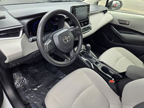 Used 2022 Toyota Corolla LE FWD image 10