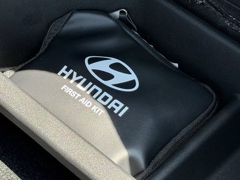 Used 2025 Hyundai Elantra SE FWD image 19