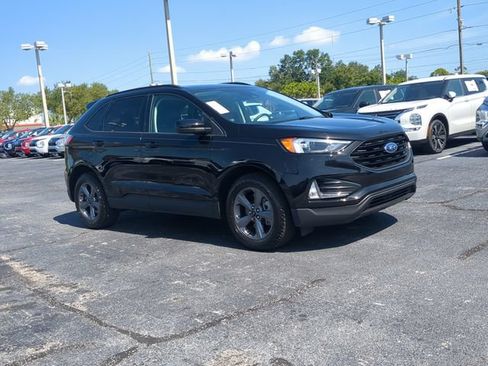 Used 2023 Ford Edge SEL w/ Sport Appearance Package AWD/4WD image 4