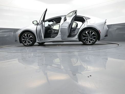 New 2026 Toyota Prius Plug-In Hybrid FWD image 49