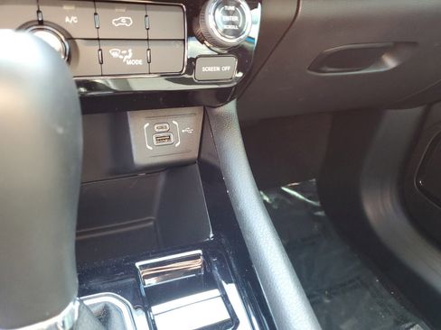 Used 2026 Jeep Compass Latitude AWD/4WD image 21