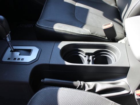 Used 2020 Nissan Frontier PRO-4X image 22