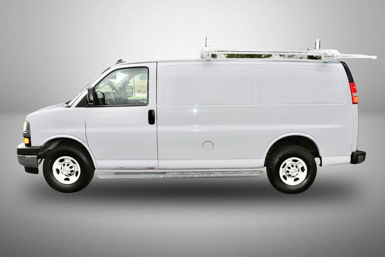Used 2021 Chevrolet Express 2500 w/ Driver Convenience Package RWD image 4