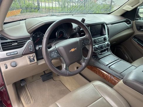 Used 2017 Chevrolet Suburban Premier RWD image 9