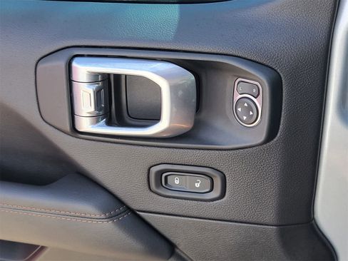 Used 2022 Jeep Wrangler Unlimited Rubicon w/ Xtreme Recon 35" Tire Package image 12