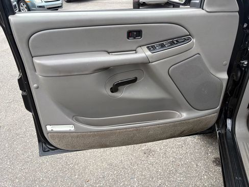 Used 2005 Chevrolet Avalanche Z71 w/ Preferred Equipment Group image 33