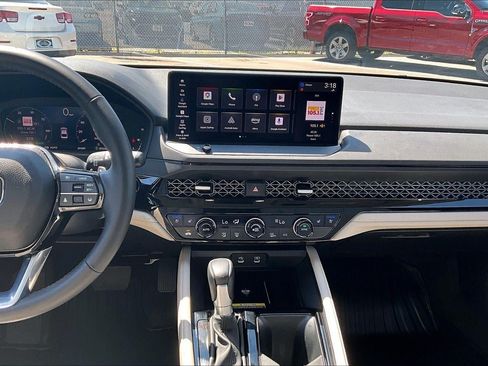 Used 2023 Honda Accord Touring image 6