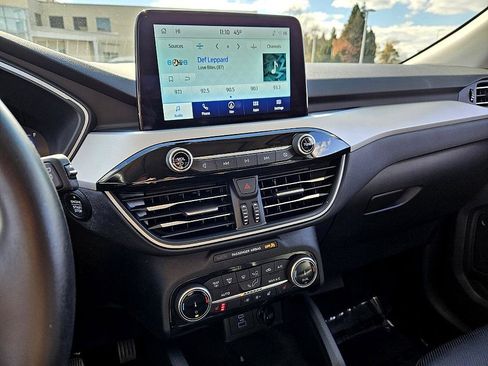 Used 2022 Ford Escape SEL w/ Technology Package image 19