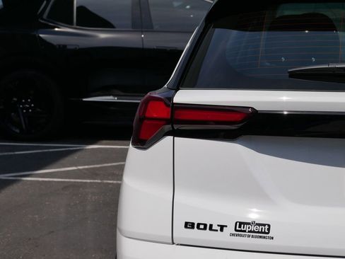 New 2027 Chevrolet Bolt LT w/ Comfort Package FWD image 5