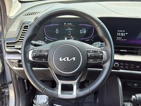 Used 2025 Kia Sportage EX image 20