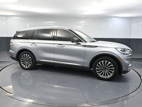 Used 2023 Lincoln Aviator Reserve w/ Equipment Group 201A image 4
