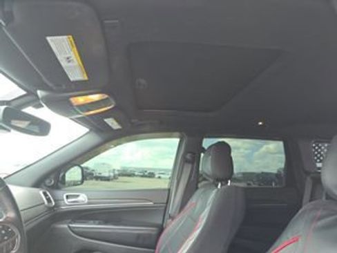 Used 2020 Jeep Grand Cherokee Limited AWD/4WD image 12