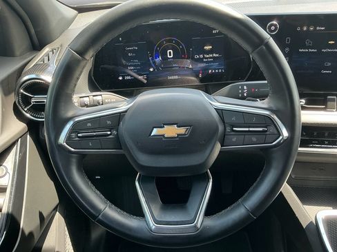 Used 2025 Chevrolet Equinox LT AWD/4WD image 12