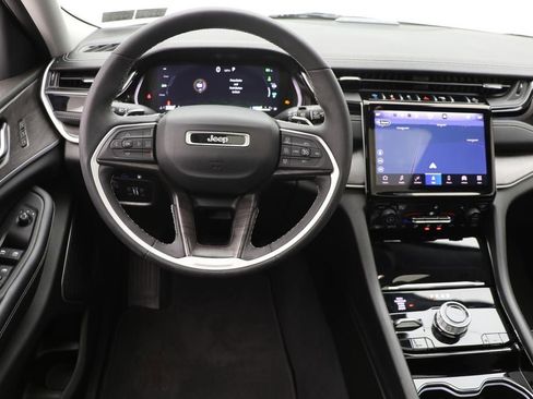 Used 2023 Jeep Grand Cherokee 4WD 4xe image 14