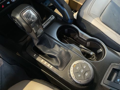 Used 2023 Ford Bronco Wildtrak image 32