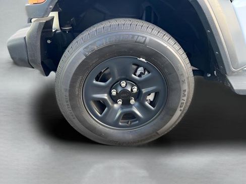 Used 2023 Jeep Wrangler Sport image 21