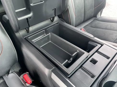 Used 2023 Nissan Titan PRO-4X image 31