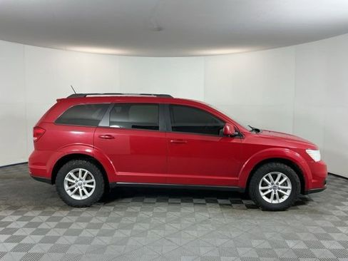 Used 2017 Dodge Journey SXT image 4