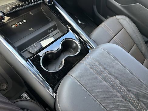 New 2026 Chevrolet Suburban High Country image 21