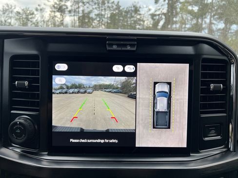 New 2026 Ford F250 Lariat w/ Black Appearance Package image 17