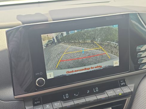 Used 2025 Toyota Camry SE image 23