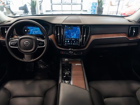 Used 2023 Volvo XC60 B5 Plus w/ Protection Package Premier AWD/4WD image 9