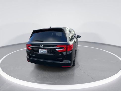 Certified 2024 Honda Odyssey Touring image 12
