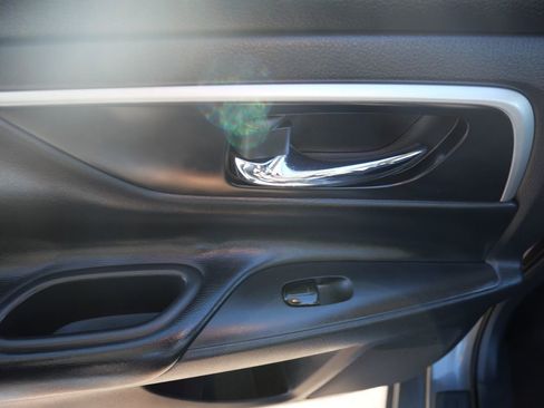 Used 2017 Nissan Altima 2.5 SL w/ Moonroof Package image 23