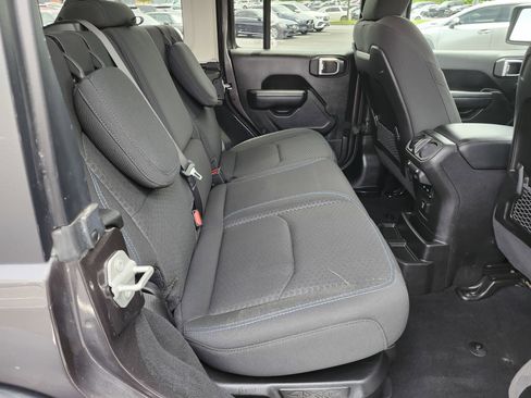 Used 2024 Jeep Wrangler Unlimited Rubicon 4xe w/ Convenience Group AWD/4WD image 20