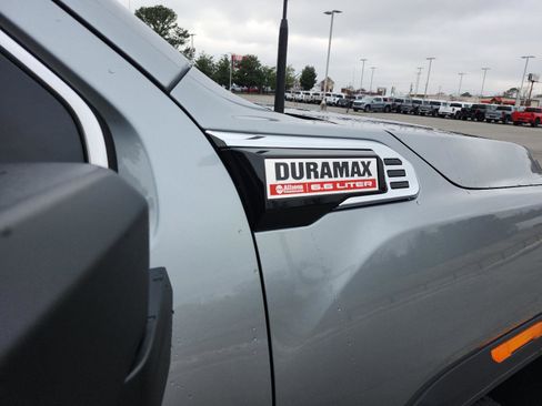 New 2026 GMC Sierra 2500 SLT w/ SLT Premium Package image 8