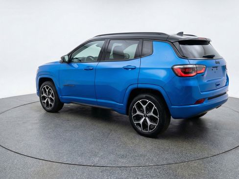 Used 2025 Jeep Compass Limited image 6