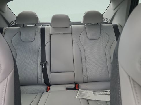 Certified 2025 Hyundai Elantra Limited FWD image 10