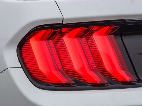 Used 2020 Ford Mustang Premium image 8