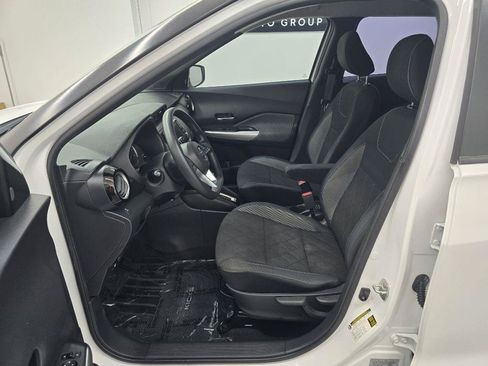 Used 2019 Nissan Kicks SV FWD image 9