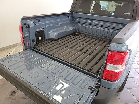 Used 2025 Ford Maverick XLT image 14