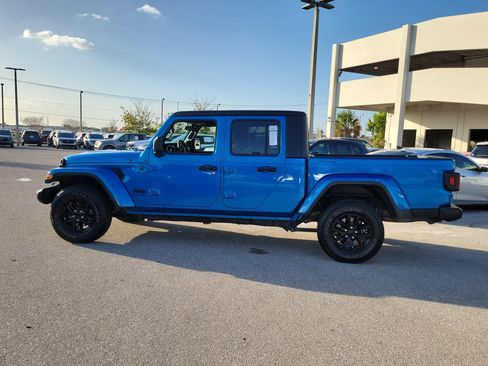 Used 2022 Jeep Gladiator Sport image 7