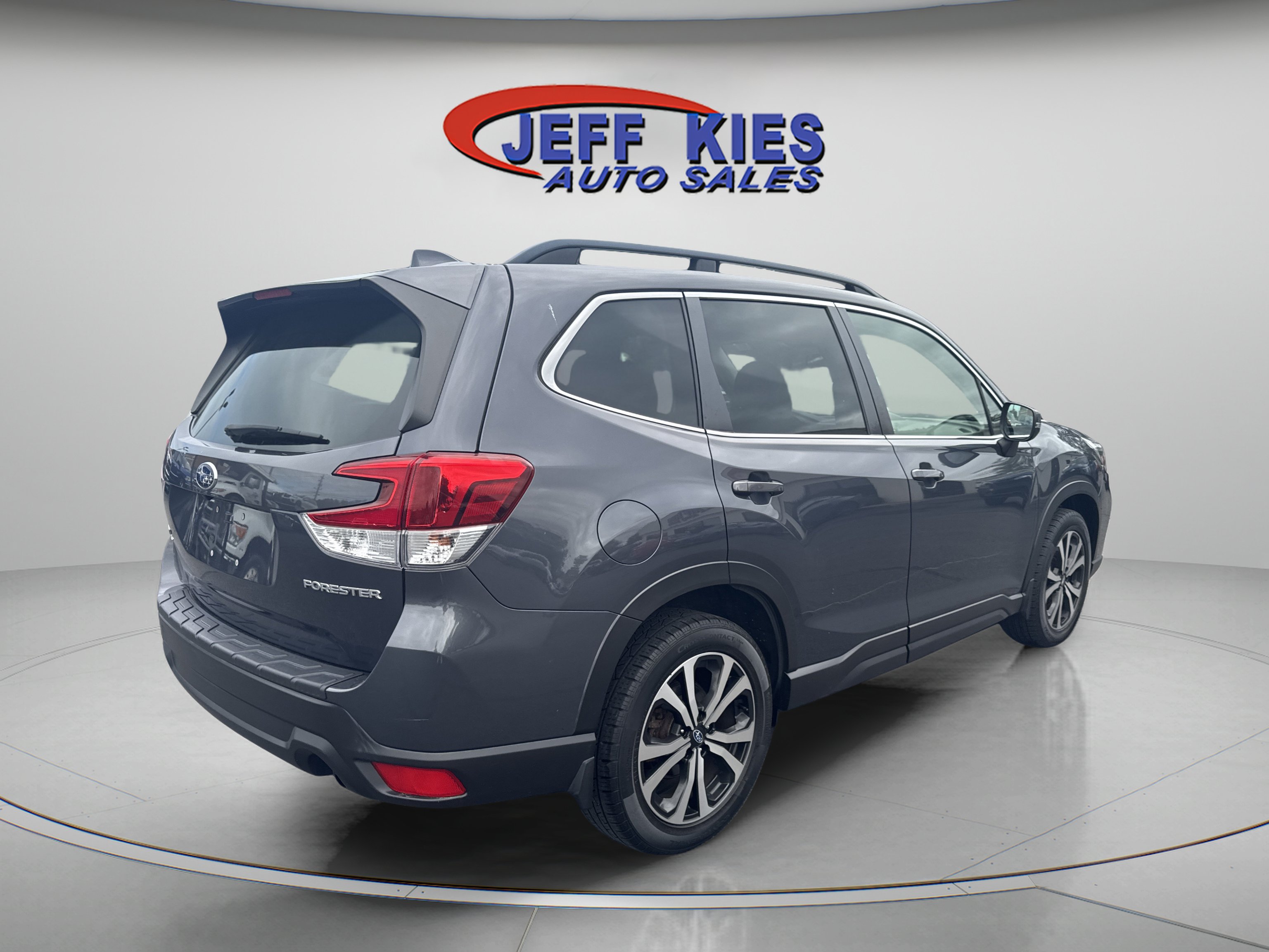 Used 2020 Subaru Forester Limited AWD/4WD image 5