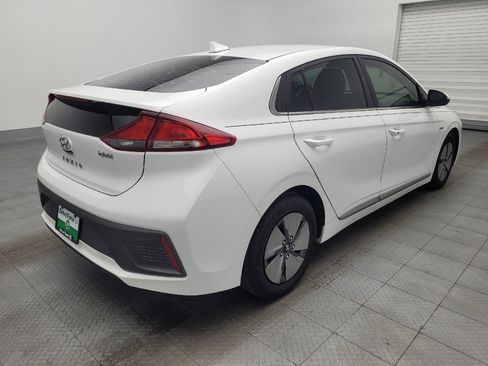Used 2020 Hyundai Ioniq SE FWD image 9